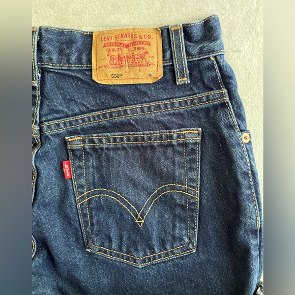 Vintage Levi's Classic Relaxed 550 Jean Cut Off Shorts- Size 6 - Picture 4 of 6